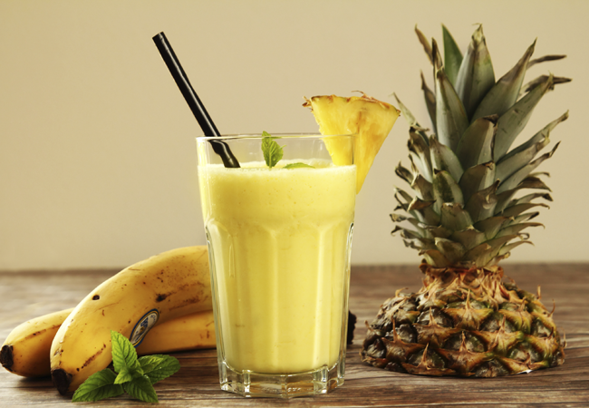 Batido-pina-platano_650x450